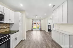 163 Hidden Hollow Ct, Edison, NJ 08820 - Photo 9