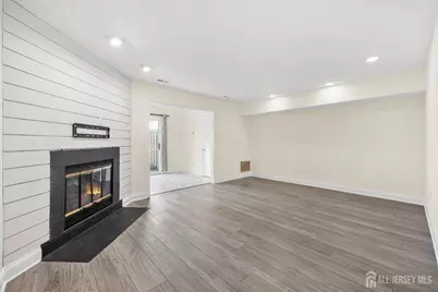 163 Hidden Hollow Court, Edison, NJ 08820 - Photo 5