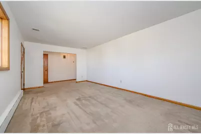 31 W Grochowiak Street W, South River, NJ 08882 - Photo 7