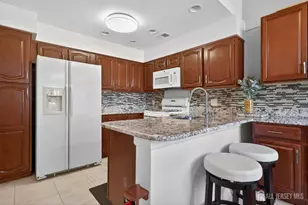 48 Winthrop Rd, Monroe Township, NJ 08831 - Photo 3