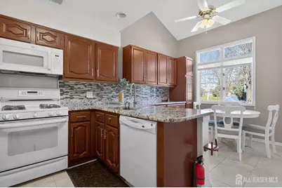 48 Winthrop Road #C, Monroe Township, NJ 08831 - Photo 5