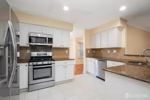 32 Inverness Ct, Monroe Township, NJ 08831 - Photo 13