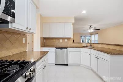 32 Inverness Court, Monroe Township, NJ 08831 - Photo 15