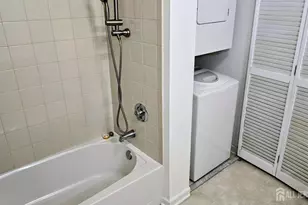 205 Liddle Ave, Edison, NJ 08837 - Photo 17