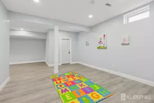 239 Suttons Ln, Edison, NJ 08817 - Photo 37