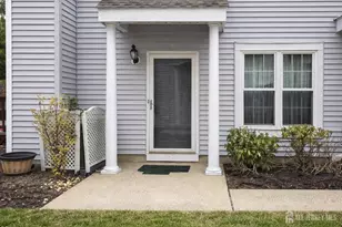 22 Breckenridge Ln, Monroe Township, NJ 08831 - Photo 3