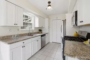 25 Colleen Ct, South Brunswick Township, NJ 08824 - Photo 15