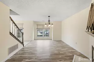 25 Colleen Ct, South Brunswick Township, NJ 08824 - Photo 9