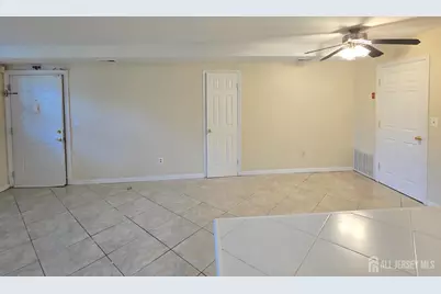 334 College Drive, Edison, NJ 08817 - Photo 3