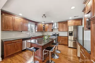 320 Hazelwood Pl, Piscataway Township, NJ 08854 - Photo 17