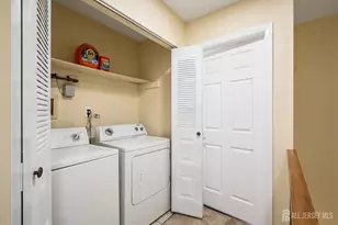 374 Constitution Cir, North Brunswick Township, NJ 08902 - Photo 23