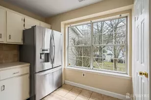 374 Constitution Cir, North Brunswick Township, NJ 08902 - Photo 3