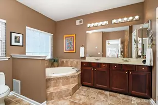 109 Fontaine Ct, Monroe Township, NJ 08831 - Photo 17