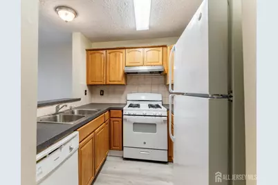 210 Edpas Road, New Brunswick, NJ 08901 - Photo 9