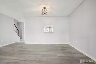 204 Hampshire Ct, Piscataway Township, NJ 08854 - Photo 5