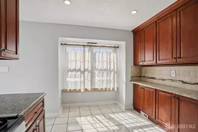 204 Hampshire Court, Piscataway Township, NJ 08854 - Photo 11