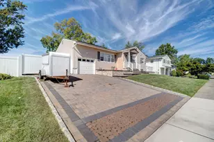 17 Thelma Ct, Colonia, NJ 07067 - Photo 3