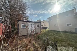 118 Markowitz St, Carteret, NJ 07008 - Photo 5