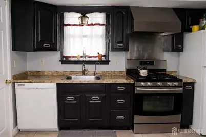 556 Compton Avenue, Perth Amboy, NJ 08861 - Photo 13