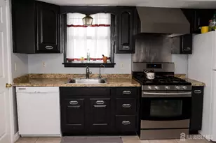 556 Compton Ave, Perth Amboy, NJ 08861 - Photo 13