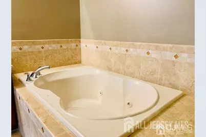 13 Roosevelt Avenue, Carteret, NJ 07008 - Photo 11