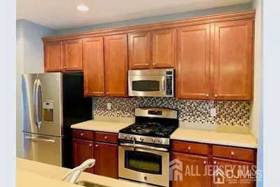 13 Roosevelt Avenue, Carteret, NJ 07008 - Photo 7