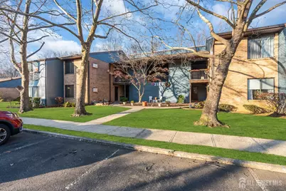 218 Medford Court #A, Manalapan Township, NJ 07726 - Photo 3