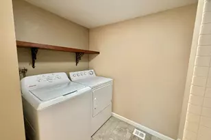 8O Sussex Way, Monroe Township, NJ 08831 - Photo 11