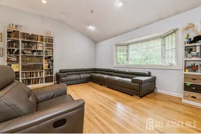 28 Price Drive, Edison, NJ 08817 - Photo 5