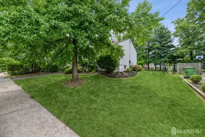28 Price Drive, Edison, NJ 08817 - Photo 3