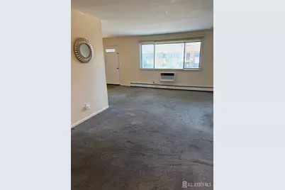 648 Cricket Lane, Woodbridge Township, NJ 07095 - Photo 5