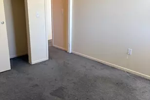 648 Cricket Ln, Woodbridge Township, NJ 07095 - Photo 9