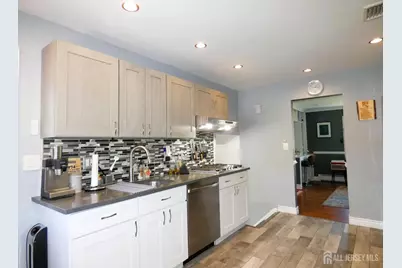 10 Falcon Drive, Edison, NJ 08820 - Photo 11