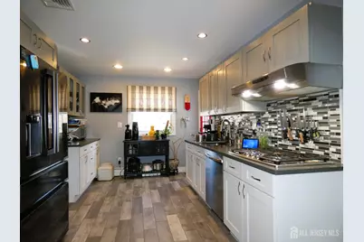 10 Falcon Drive, Edison, NJ 08820 - Photo 9