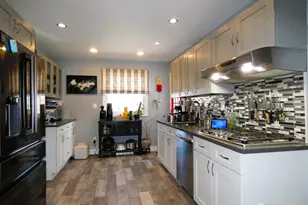 10 Falcon Dr, Edison, NJ 08820 - Photo 9