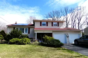 10 Falcon Dr, Edison, NJ 08820 - Photo 1