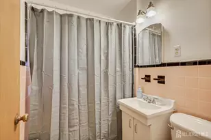 74 Bloomfield Ave, Edison, NJ 08837 - Photo 23