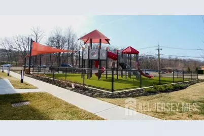 101 Peyton Place #135, New Brunswick, NJ 08901 - Photo 3