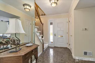 41 Stirling Ct, Metuchen, NJ 08840 - Photo 3