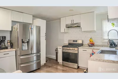 636 Lee Street, Perth Amboy, NJ 08861 - Photo 9
