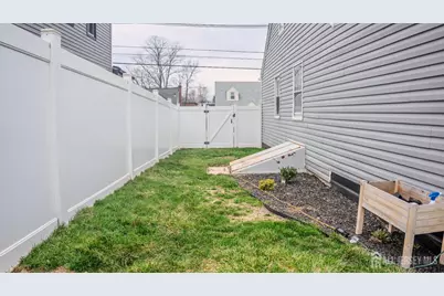 636 Lee Street, Perth Amboy, NJ 08861 - Photo 15