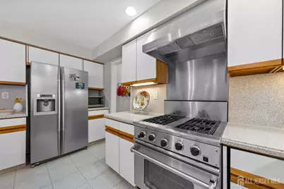 10 Gillian Drive, South Brunswick Township, NJ 08824 - Photo 17