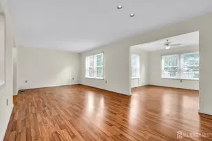 10 Yorkshire Dr, Monroe Township, NJ 08831 - Photo 5