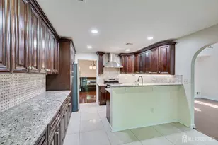 36 Ravenswood Ct, Edison, NJ 08820 - Photo 17