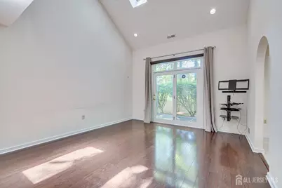 36 Ravenswood Court, Edison, NJ 08820 - Photo 19