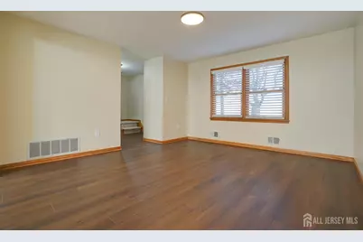 11 Lenox Street, Edison, NJ 08817 - Photo 9