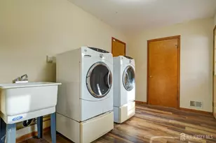 11 Lenox St, Edison, NJ 08817 - Photo 19