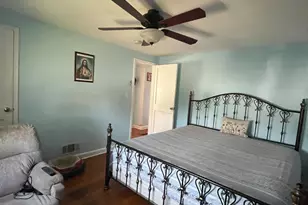 70 Bernard St, Carteret, NJ 07008 - Photo 5