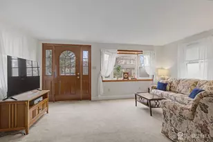 381 Stelle Ave, North Brunswick Township, NJ 08902 - Photo 5