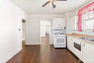 196 Strawberry Hill Avenue, Woodbridge Township, NJ 07095 - Photo 5